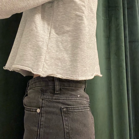 COS Stores cropped light grey cotton sweatshirt - Picture 12 of 12